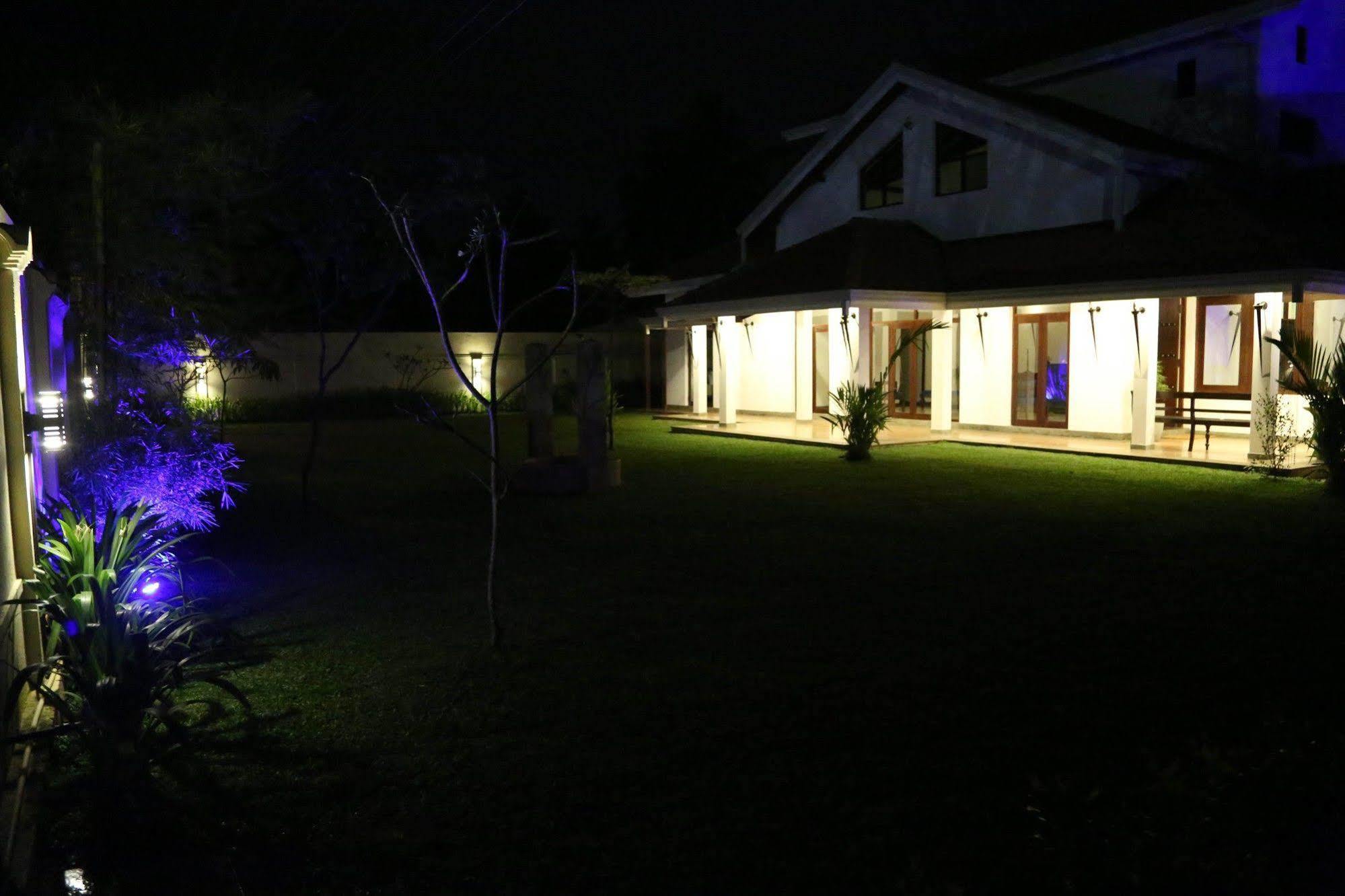 Hotel Tranquil Negombo Boutique Exterior foto
