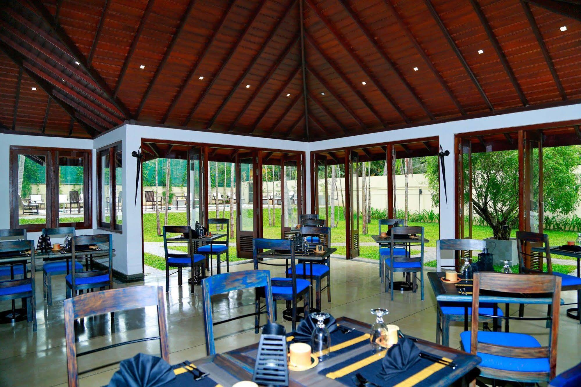 Hotel Tranquil Negombo Boutique Exterior foto