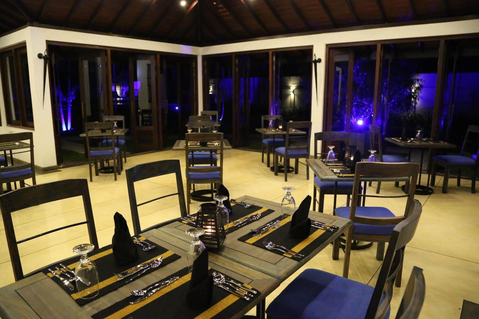 Hotel Tranquil Negombo Boutique Exterior foto
