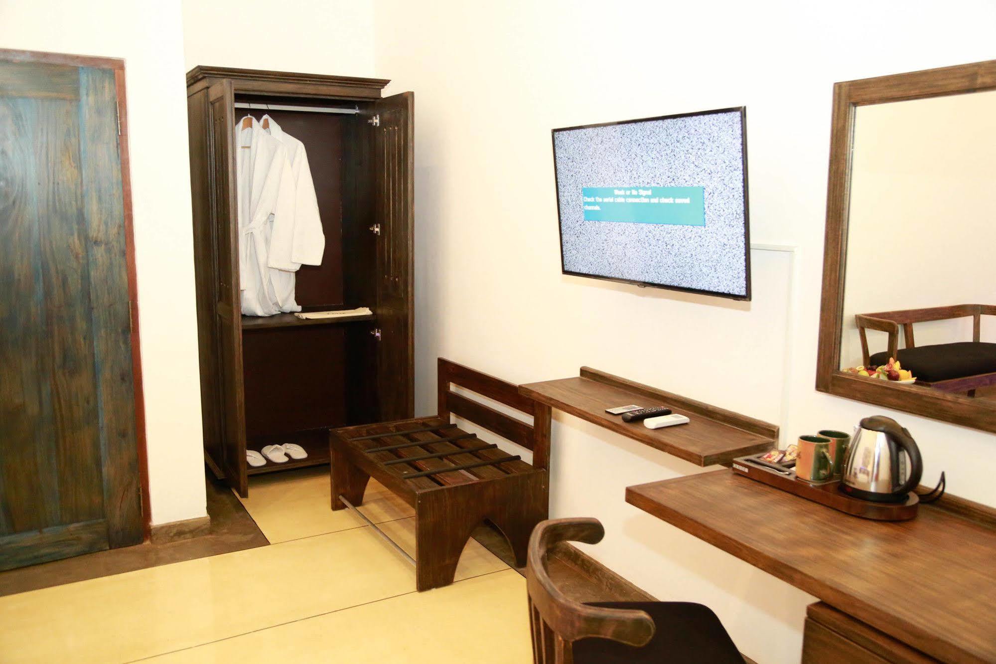 Hotel Tranquil Negombo Boutique Exterior foto